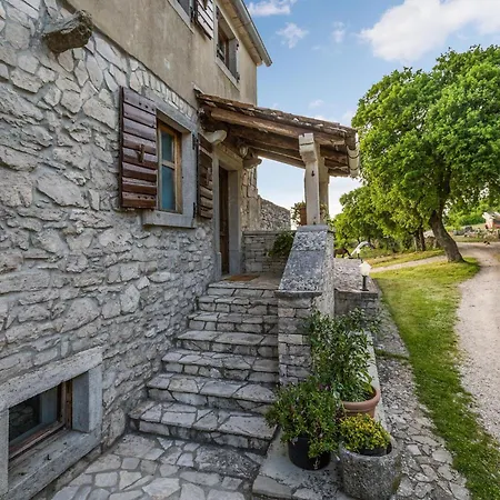 3 Bedroom Stunning In Gora Glusic 펜션 *
