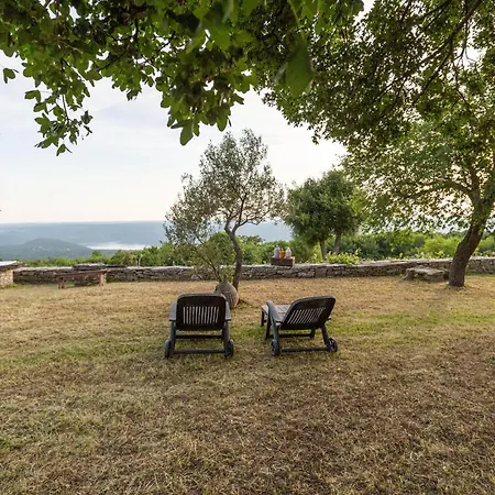 3 Bedroom Stunning In Gora Glusic 펜션 Stanisovi
