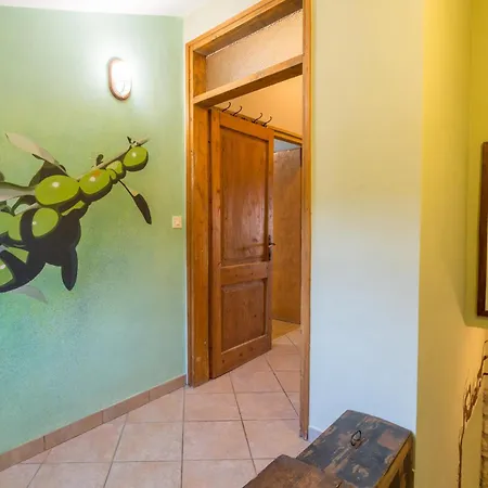 3 Bedroom Stunning In Gora Glusic Semesterbostad Stanisovi