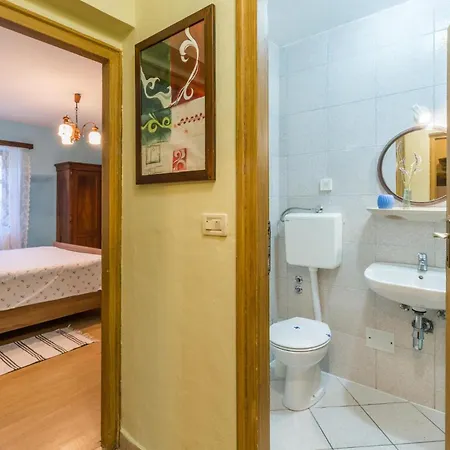 Semesterbostad 3 Bedroom Stunning In Gora Glusic